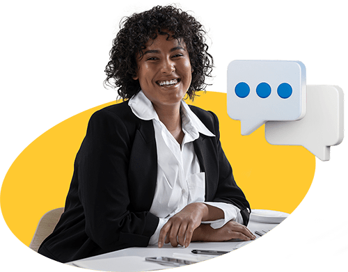 Mulher sorridente, especialista da Alternativa Sistemas, representando o atendimento humano e personalizado em soluções ERP para e-commerce, com ícones de comunicação ao fundo.